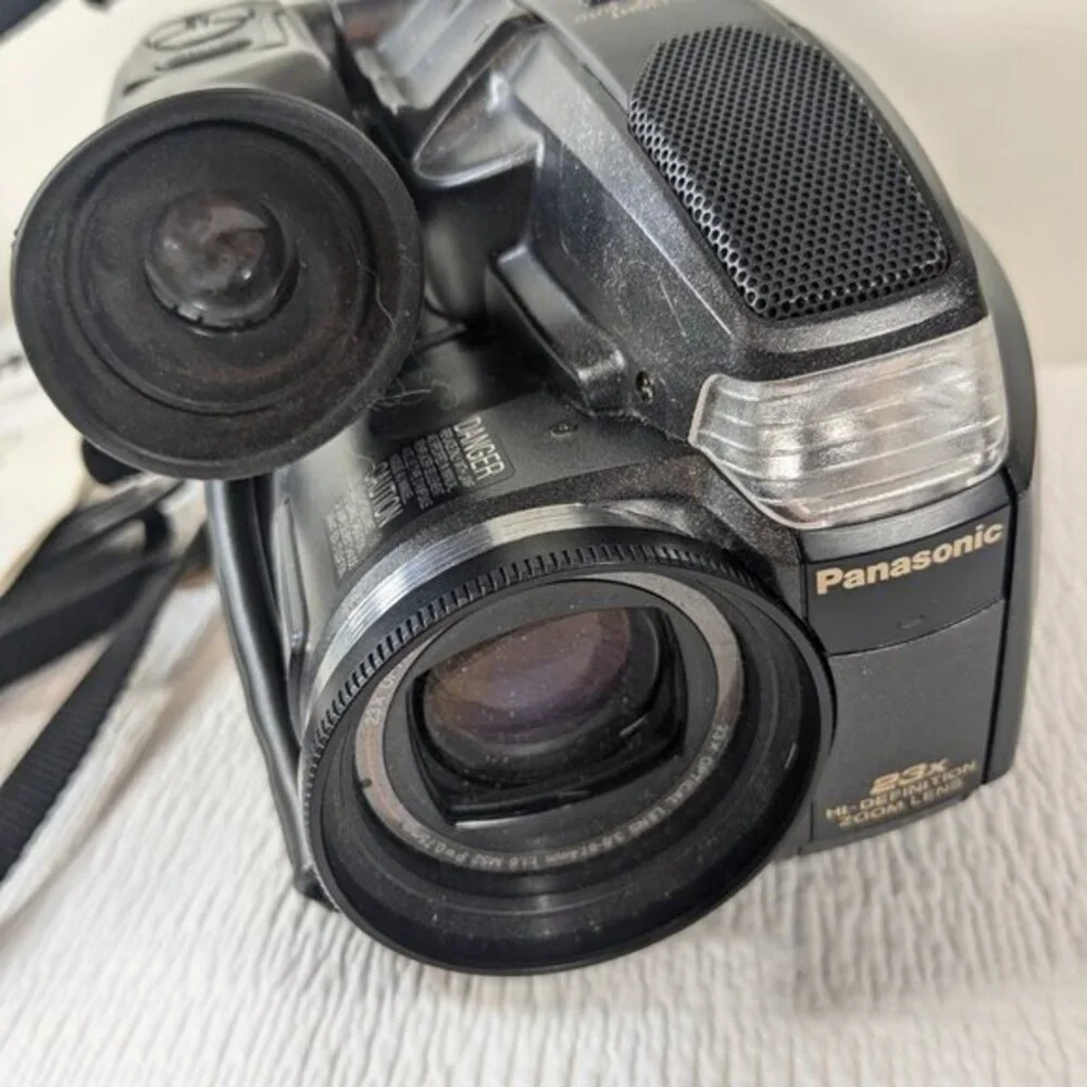Panasonic PV-L578 Palmcorder Camcorder‎ PV-L578D Palmsight FOR PARTS REPAIR